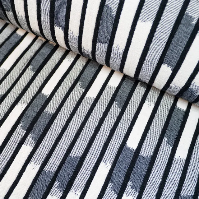 ikat-e-clair-obscur-tissu-jacquard-r-versible-noir-jean image 1