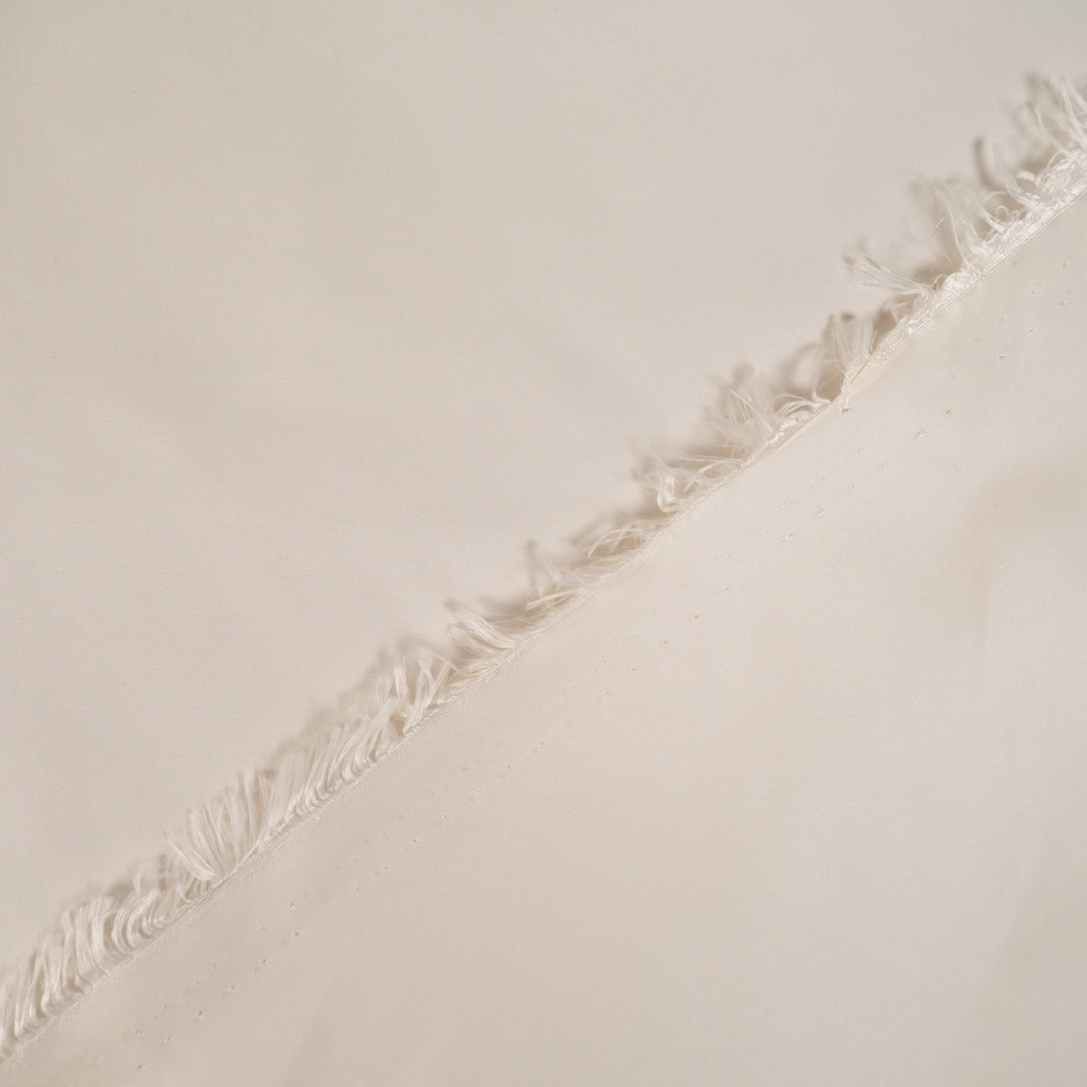 ikat-e-tissus-toile-d-perlante-brillante-alb-tre-tissu-uni image 6