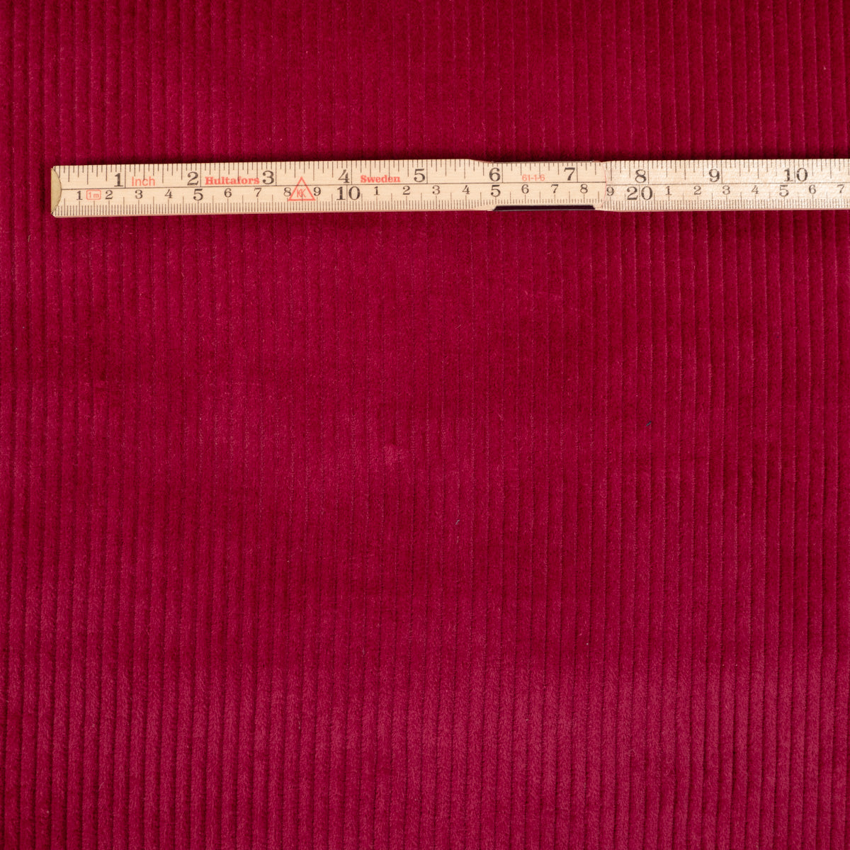 ikat-e-tissus-velours-grosses-c-tes-4w-cerise-textur image 5