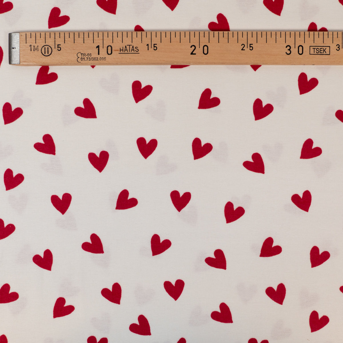 ikat-e-tissus-flanelle-coeurs-cru-rouge-au-m-tre image 3