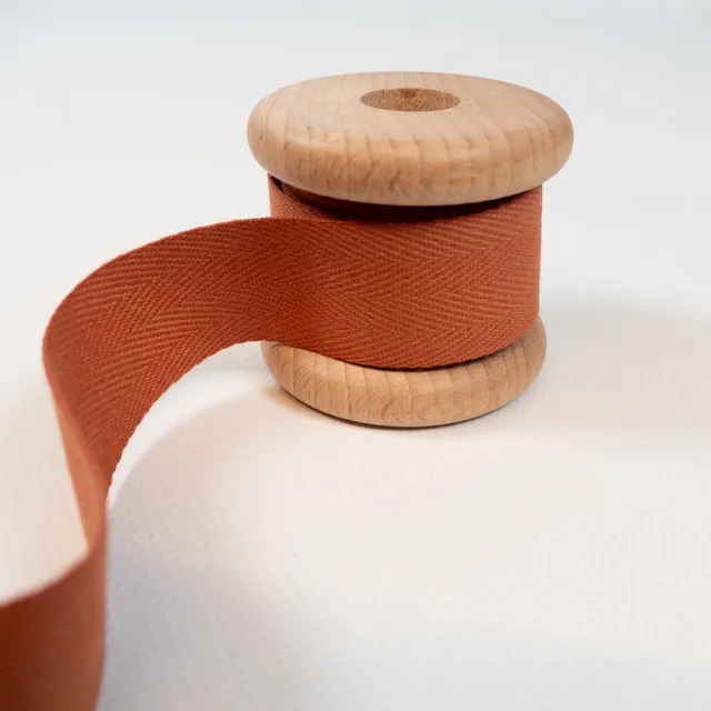 ikat-e-ruban-serg-coton-terracotta-mercerie-au-m-tre image 1