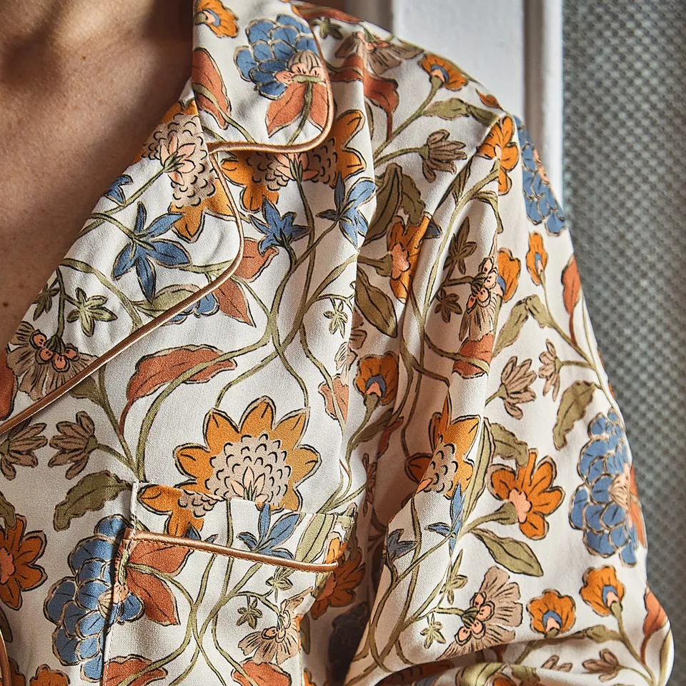 ikat-e-jaipur-tissu-viscose-beige-floral-opaque image 1