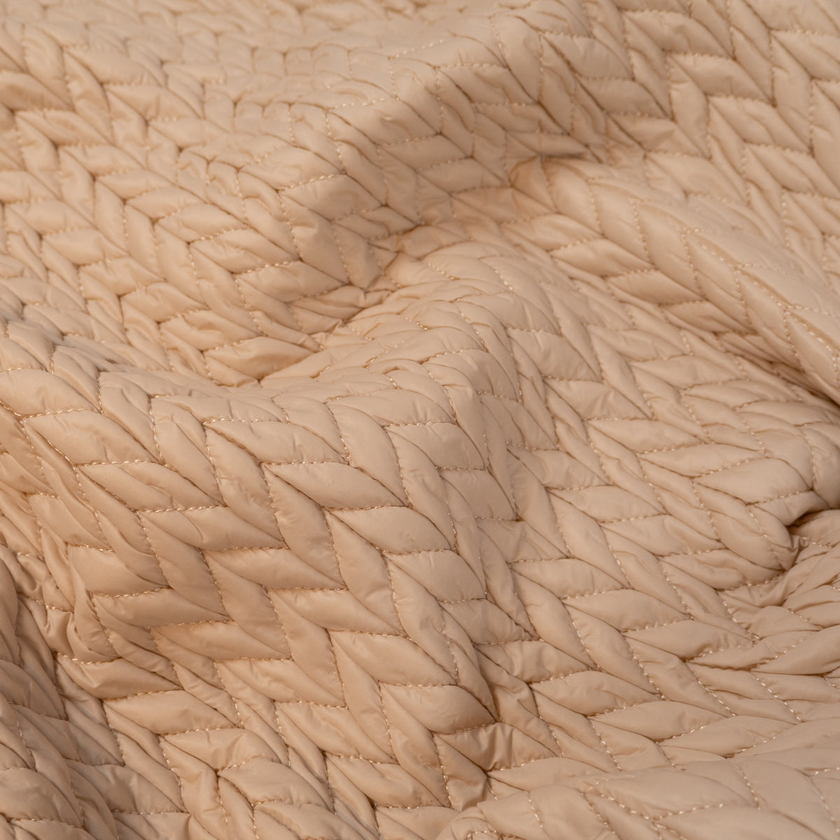 ikat-e-tissu-doudoune-matelass-sable-chevrons-uni image 6