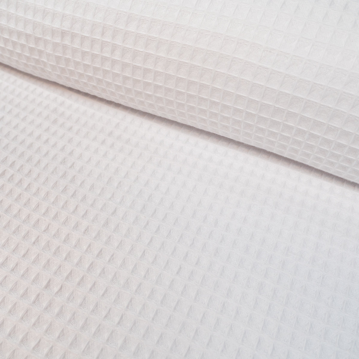 ikat-e-tissus-tissu-nid-d-abeille-blanc image 1