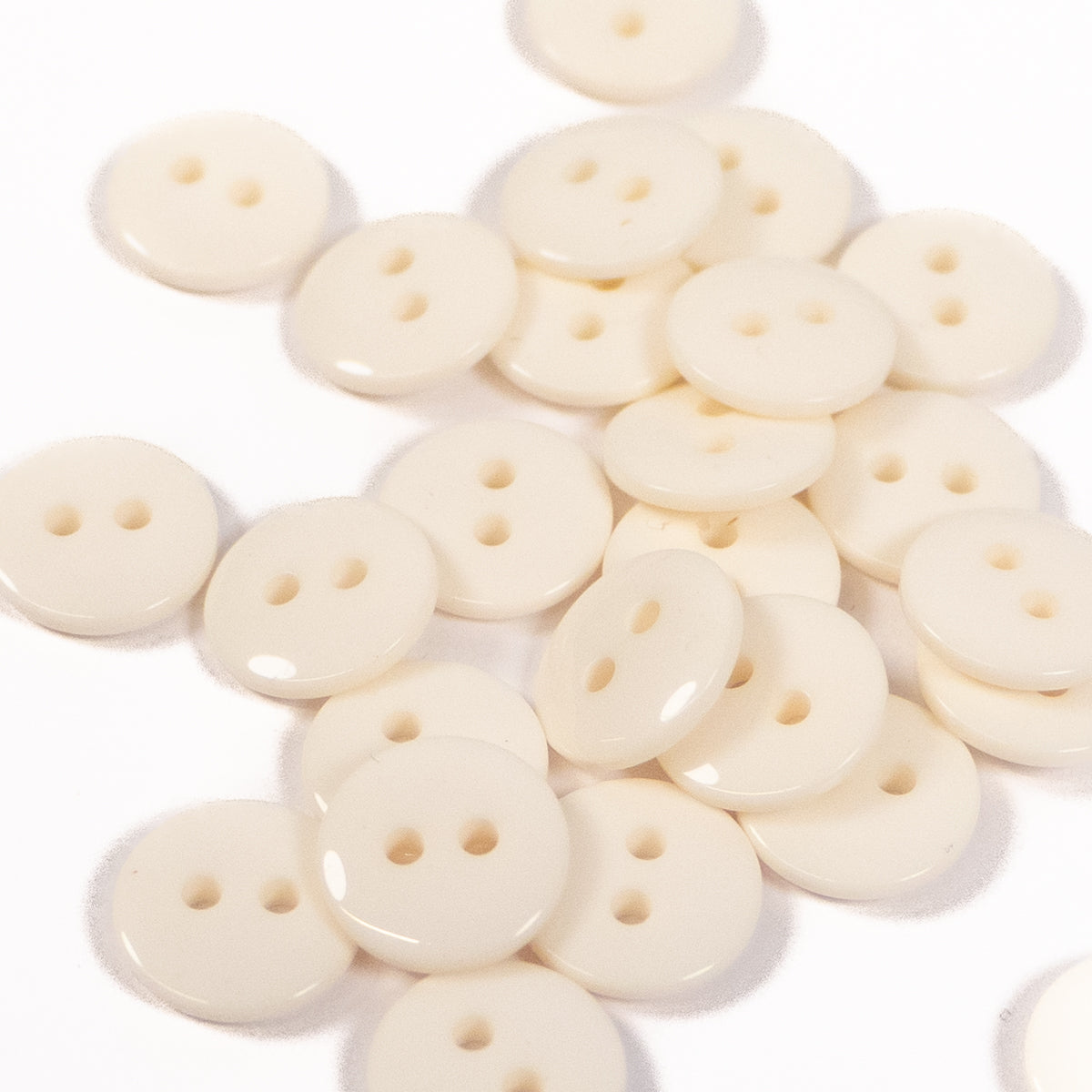 ikat-e-mercerie-bouton-brillant-2-trous-alabaster-cru image 1