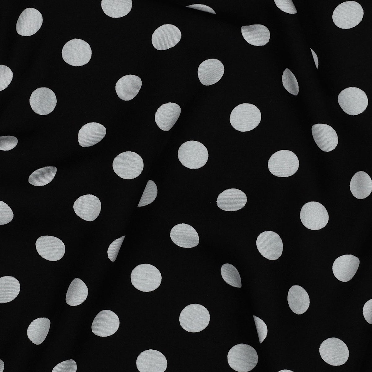 ikat-e-tissus-carmen-tissu-viscose-noir-pois-blancs image 1