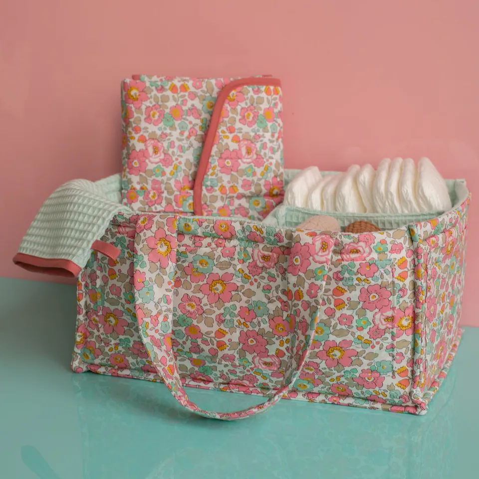 ikat-e-betsy-tissu-liberty-tana-lawn-rose-vert-fleurs image 1