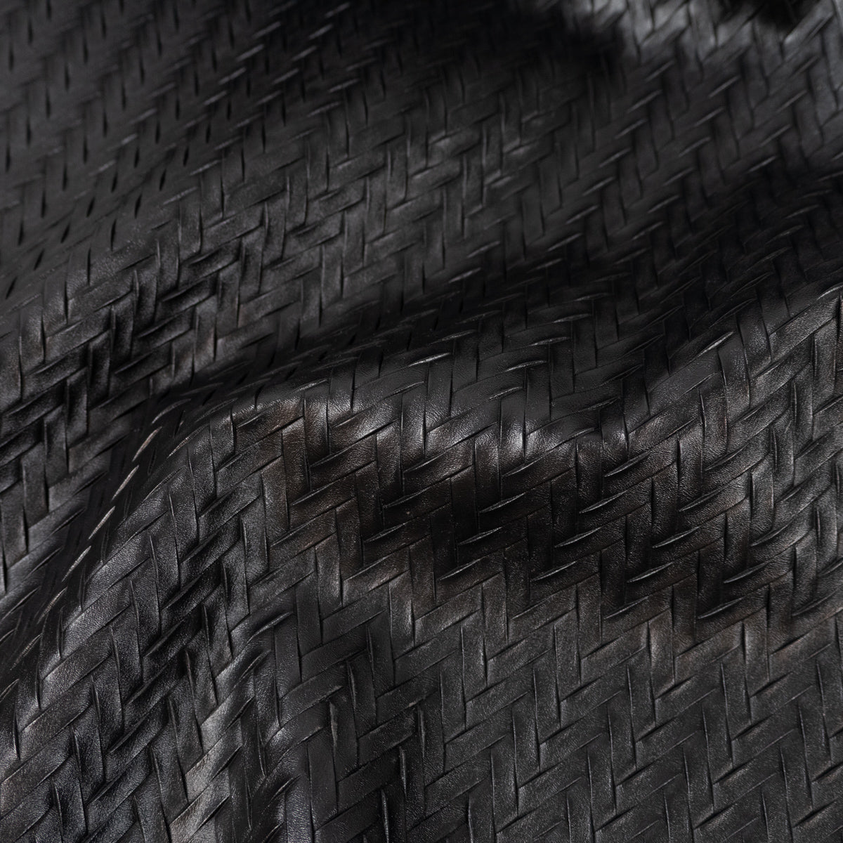 ikat-e-tissus-simili-cuir-chevron-tissu-noir image 5