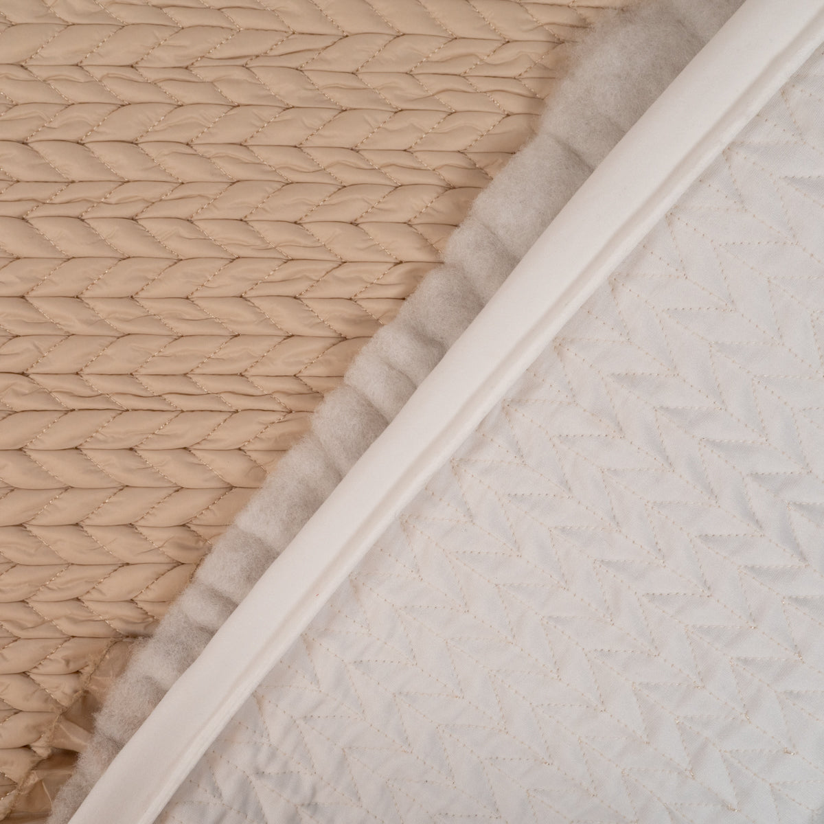 ikat-e-tissu-doudoune-matelass-sable-chevrons-uni image 5