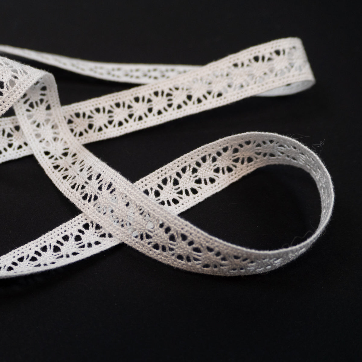 ikat-e-mercerie-galon-dentelle-coton-15-mm-blanche-doux image 1