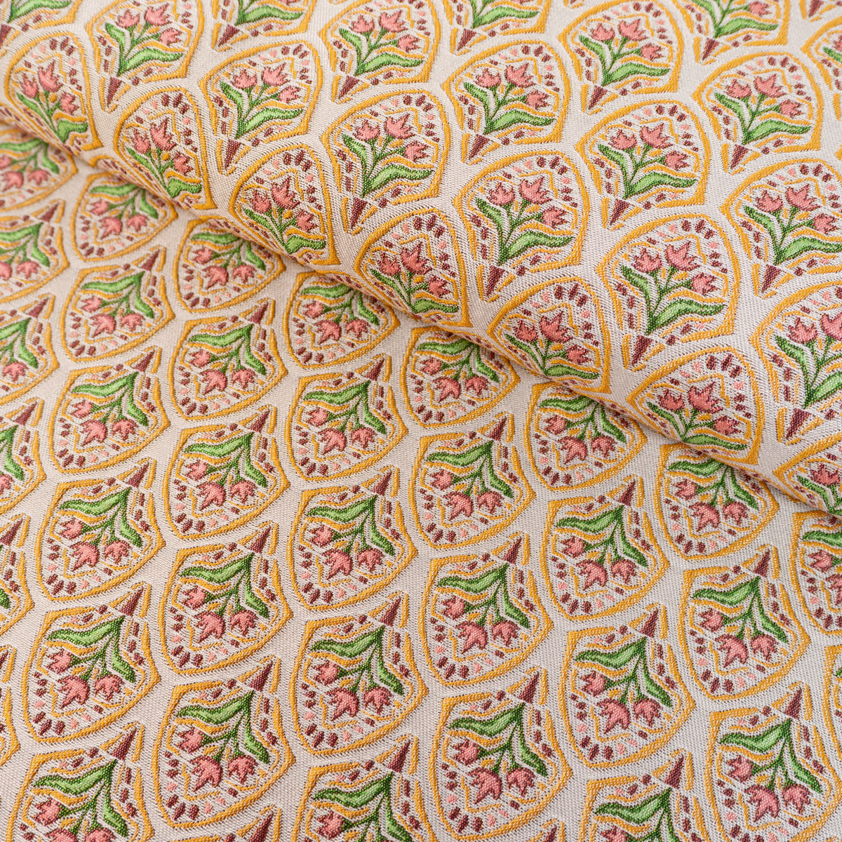 ikat-e-tissus-jacquard-tissu-fleurs-dor-es-rose image 1
