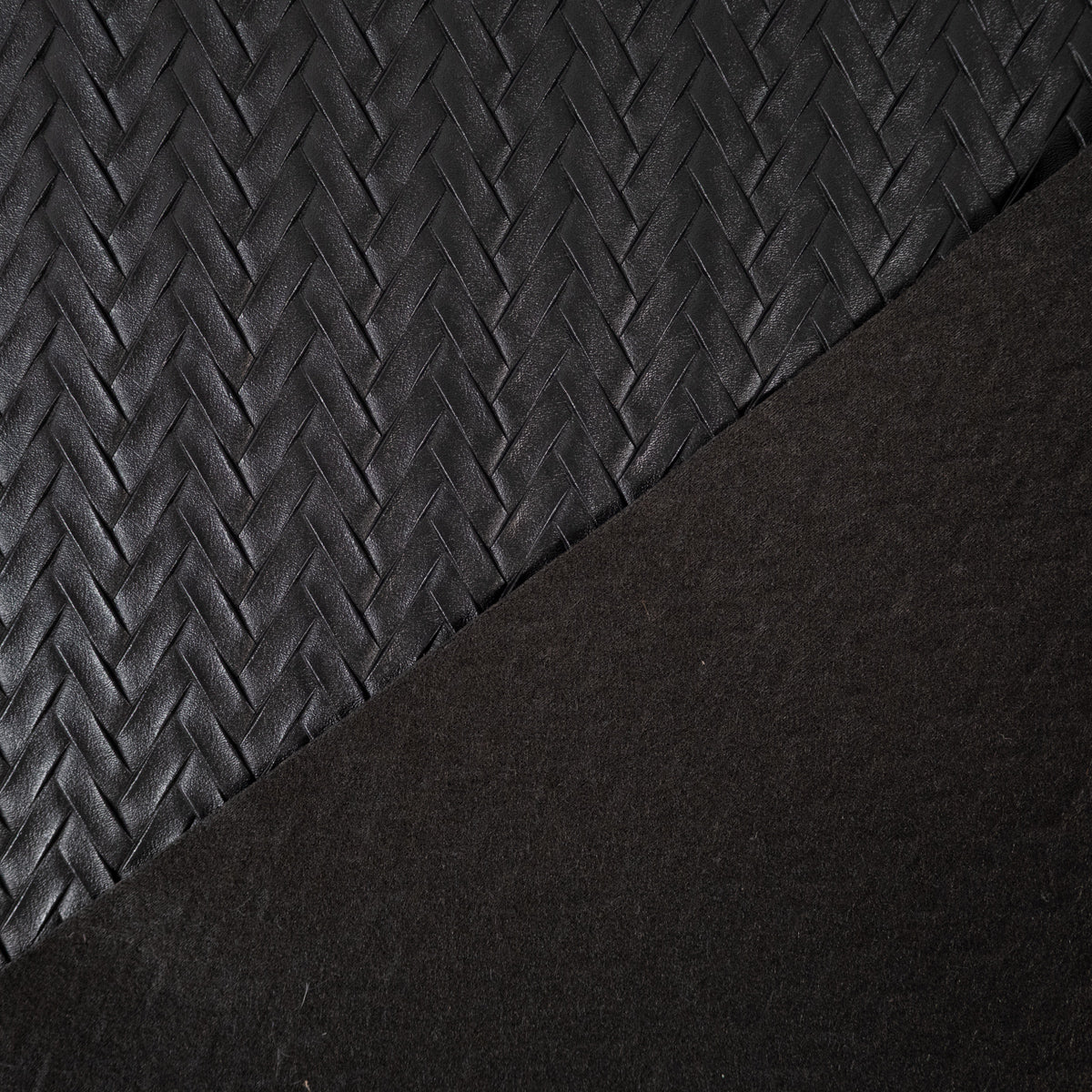ikat-e-tissus-simili-cuir-chevron-tissu-noir image 4