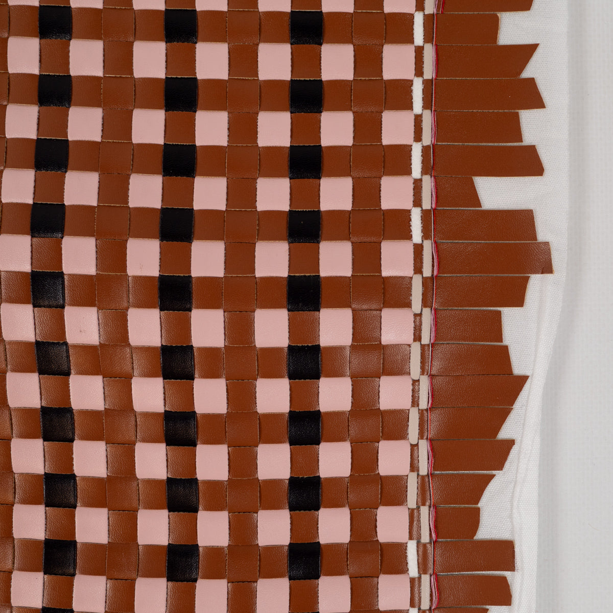 ikatee-tissu-simili-cuir-tress-marron-rose-graphique image 5