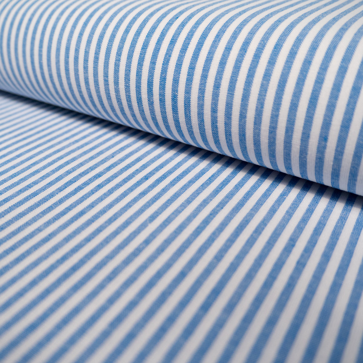 ikat-e-tissus-popeline-rayures-bleu-ciel-au-m-tre image 1