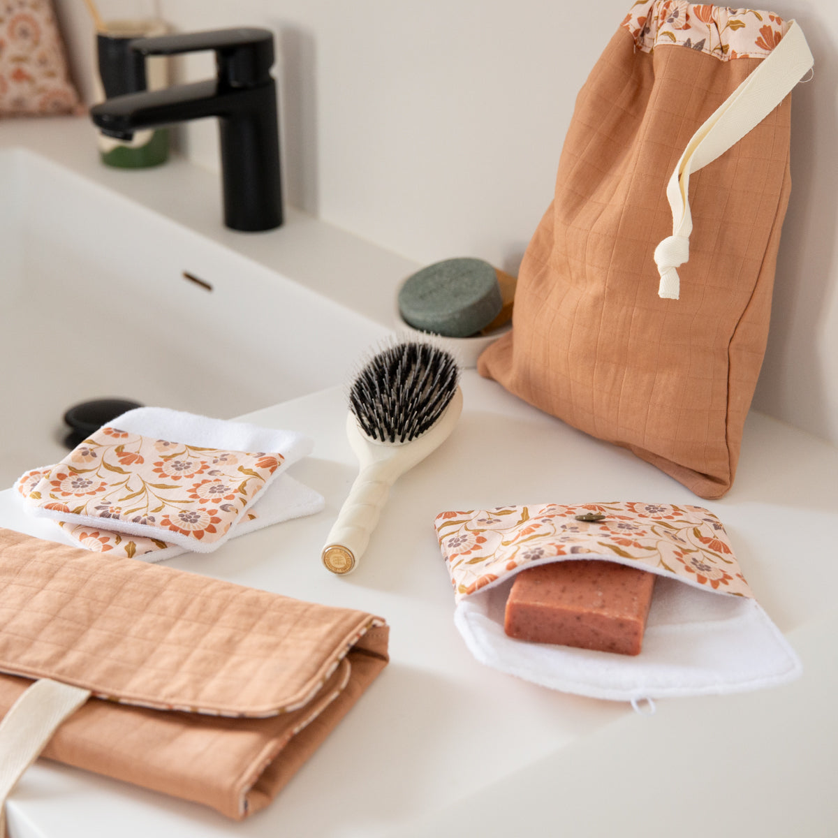 la-maison-na-ve-tissu-coton-matelass-tomette-uni image 2