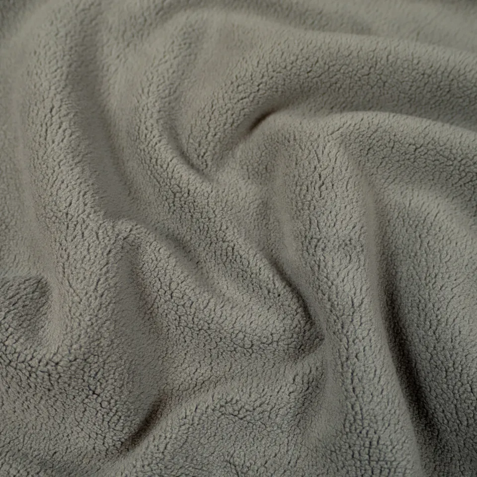 ikat-e-tissus-micro-polaire-vert-sauge-uni image 1