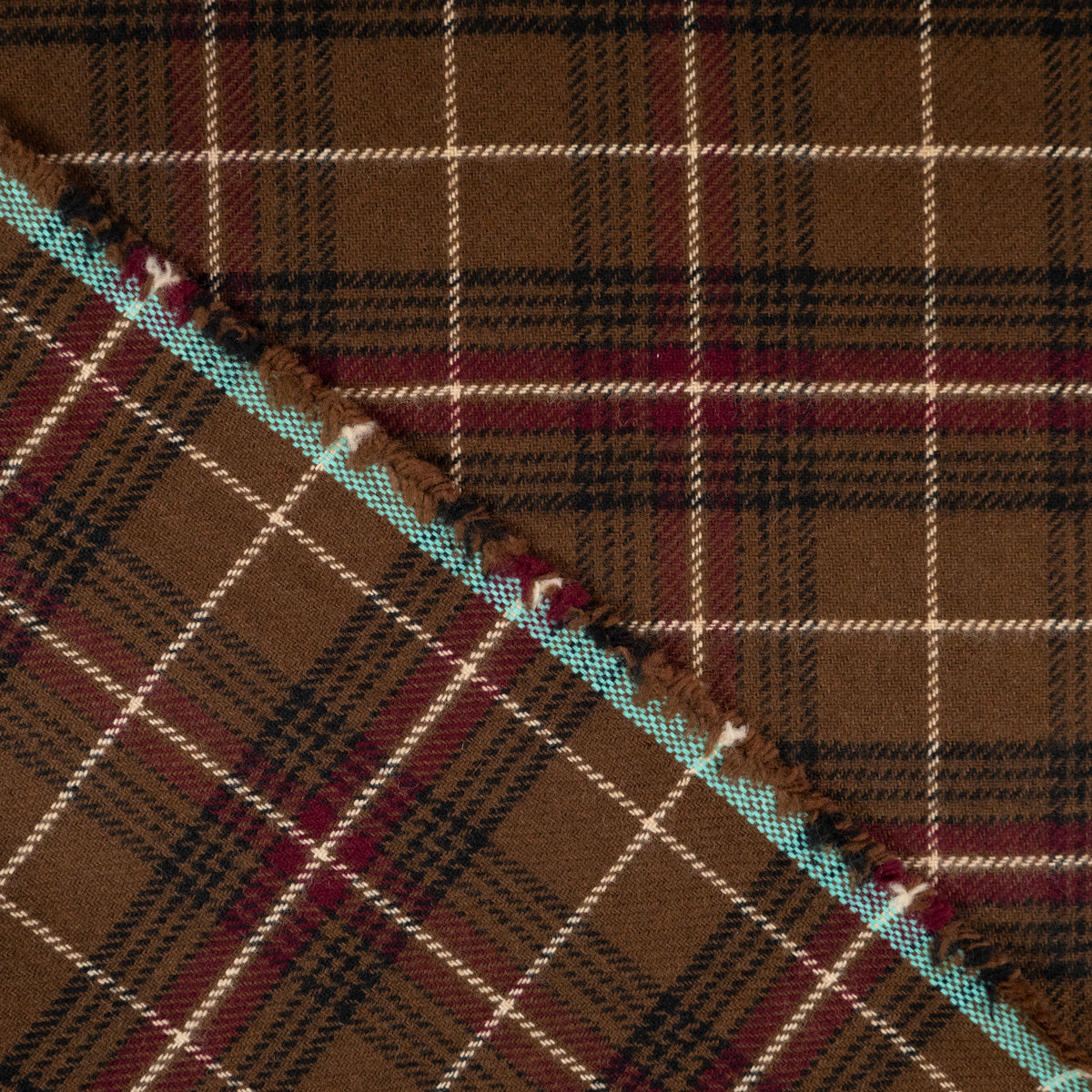 ikat-e-tissu-lainage-carreaux-chocolat image 7