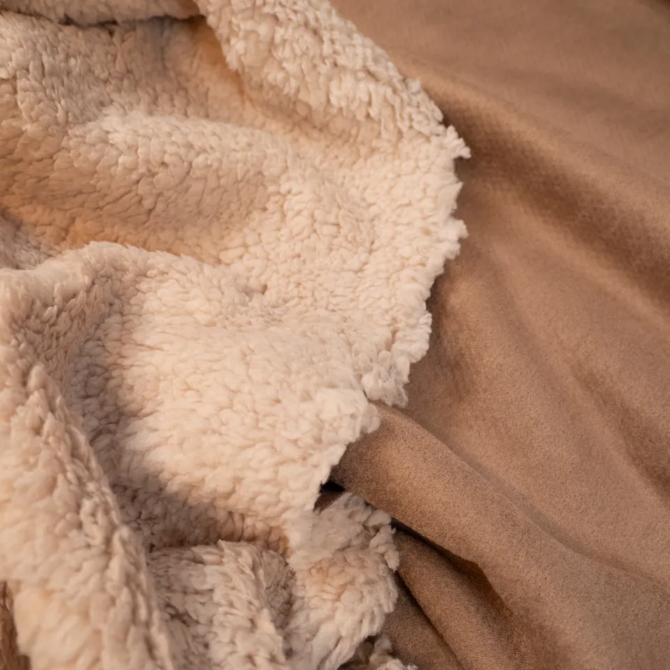 ikat-e-camel-su-dine-doubl-e-sherpa-unie-textur-e image 1