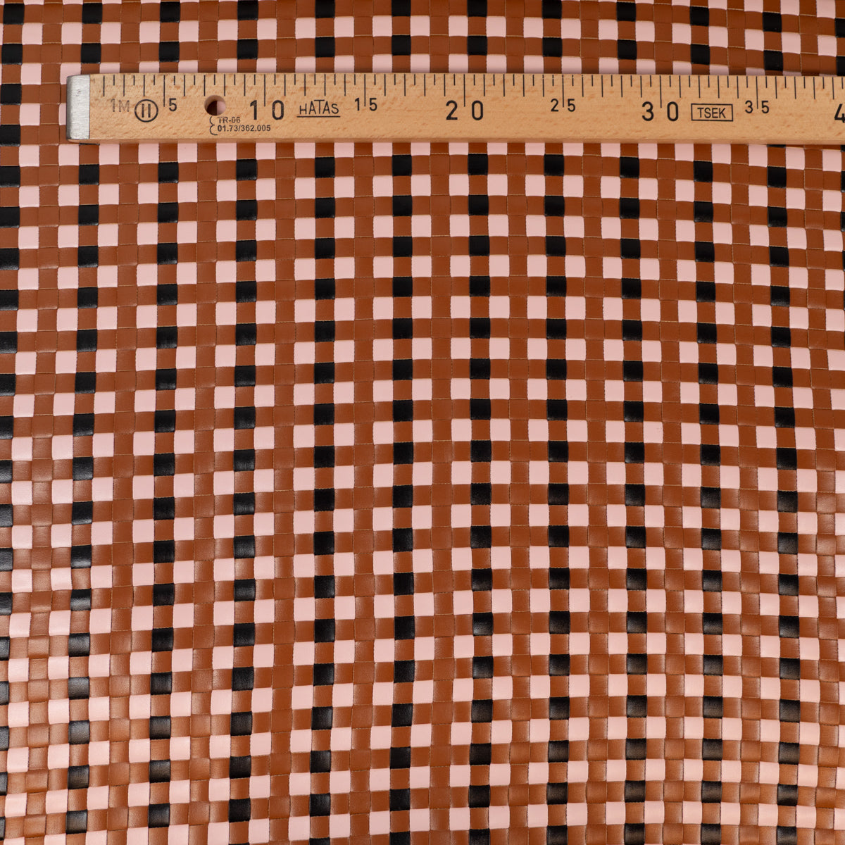 ikatee-tissu-simili-cuir-tress-marron-rose-graphique image 4