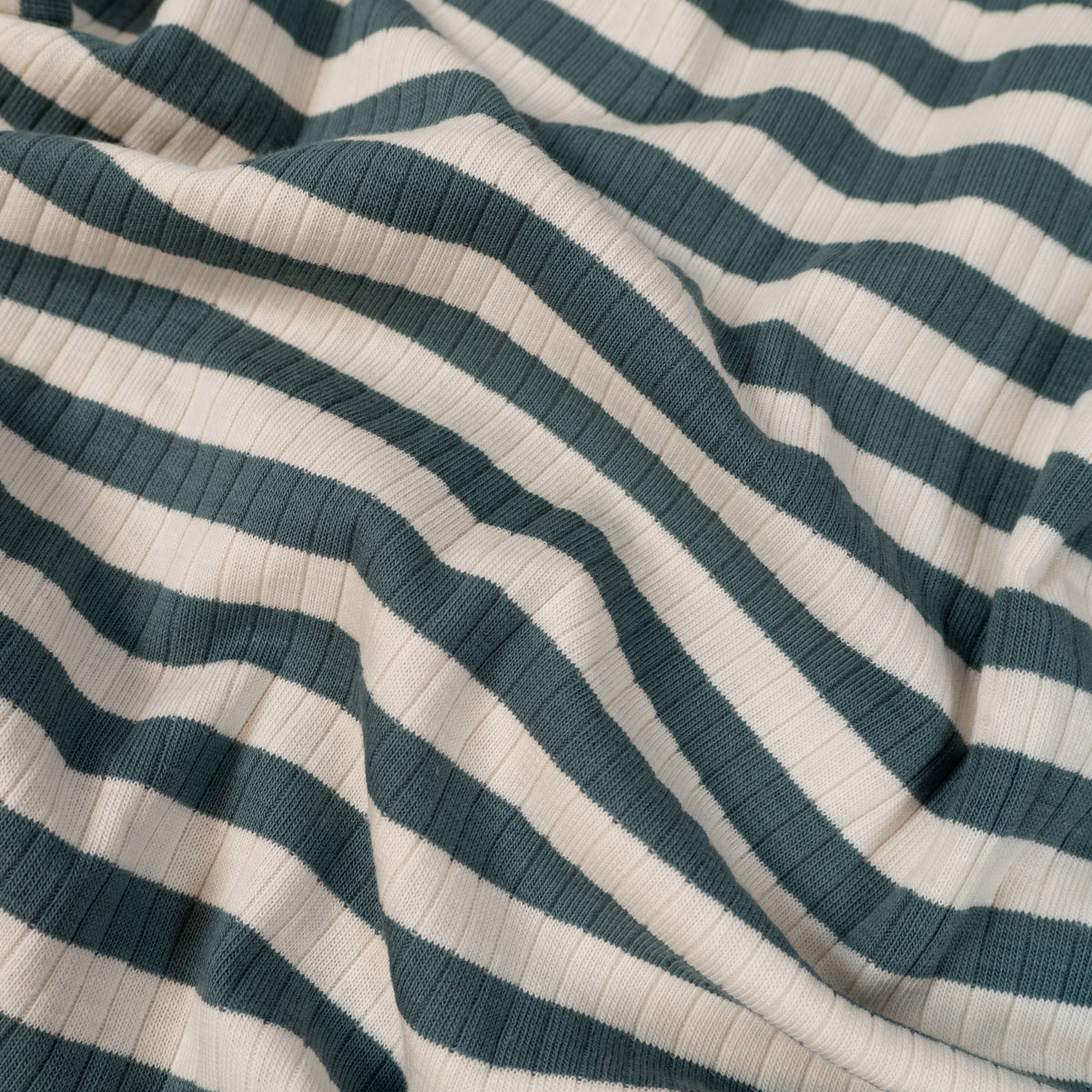 ikat-e-tissus-jersey-c-tel-stretch-rayures-p-trole-cru image 5