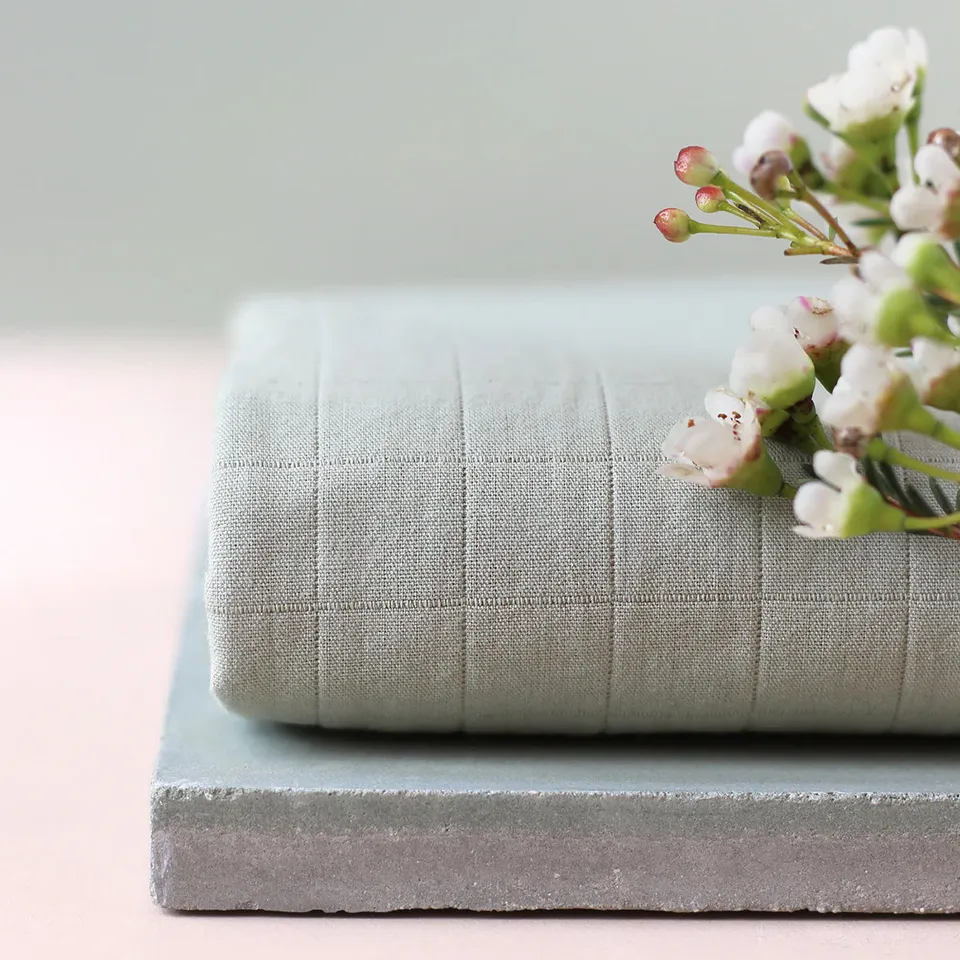 la-maison-na-ve-tissu-coton-matelass-amande-uni image 1