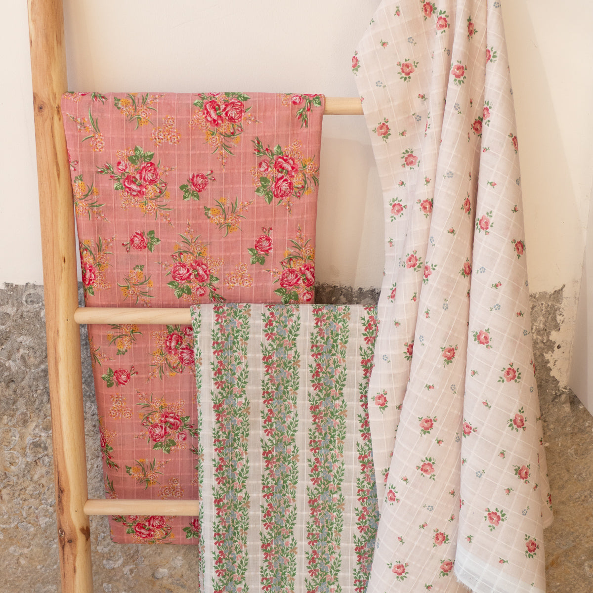 ikat-e-agatha-coupon-voile-coton-cru-vert-25-cm image 2