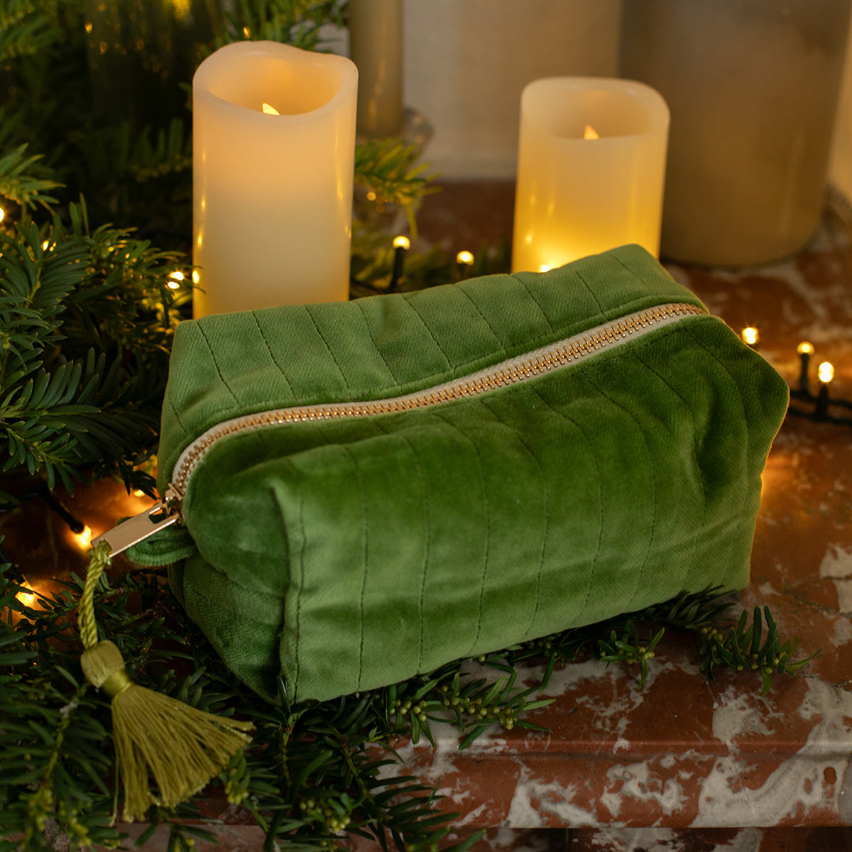 ikat-e-venise-kit-couture-trousse-velours-court-vert-mousse image 1