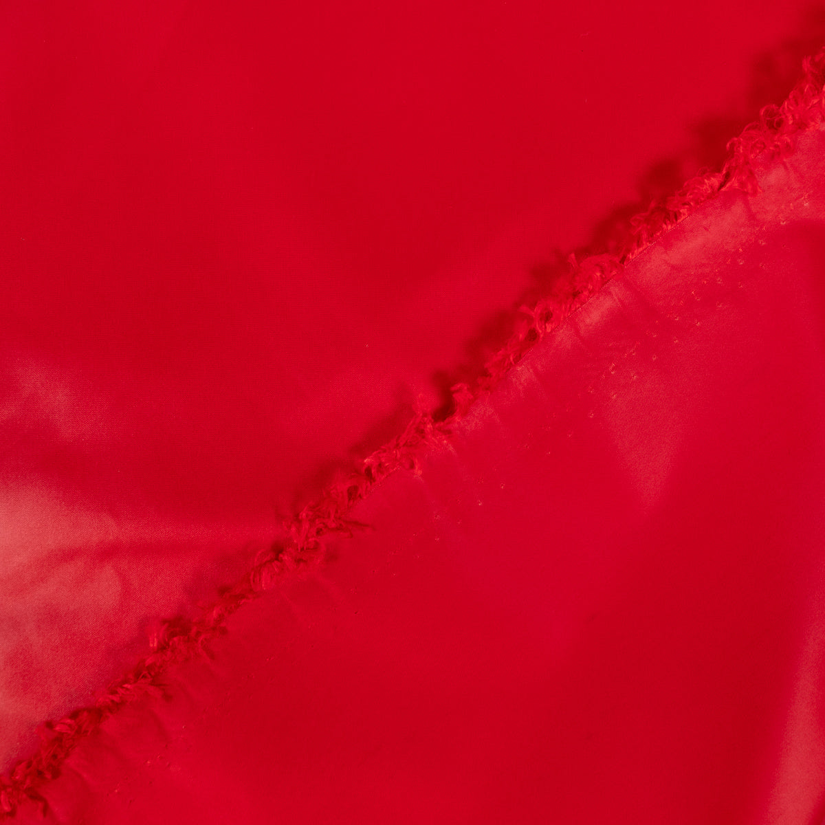 ikat-e-tissus-d-perlant-tissu-rouge-brillant-coupe-vent image 3