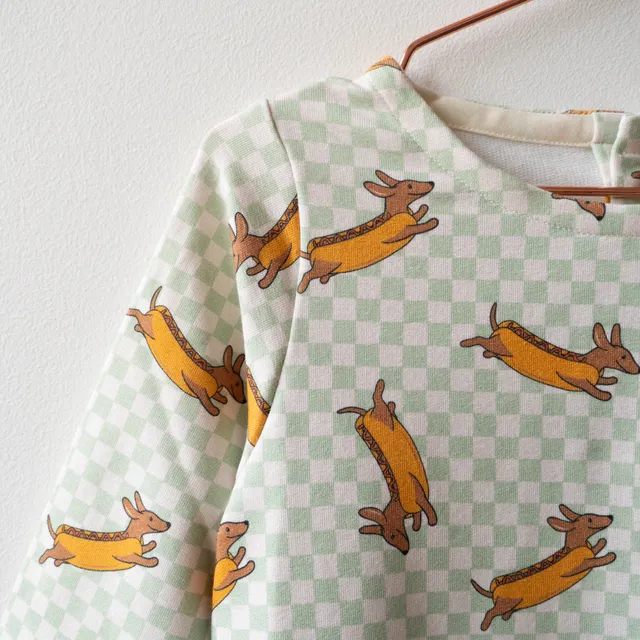ikat-e-tissus-sweat-french-terry-bio-sausage-dog-vert-d-eau image 1