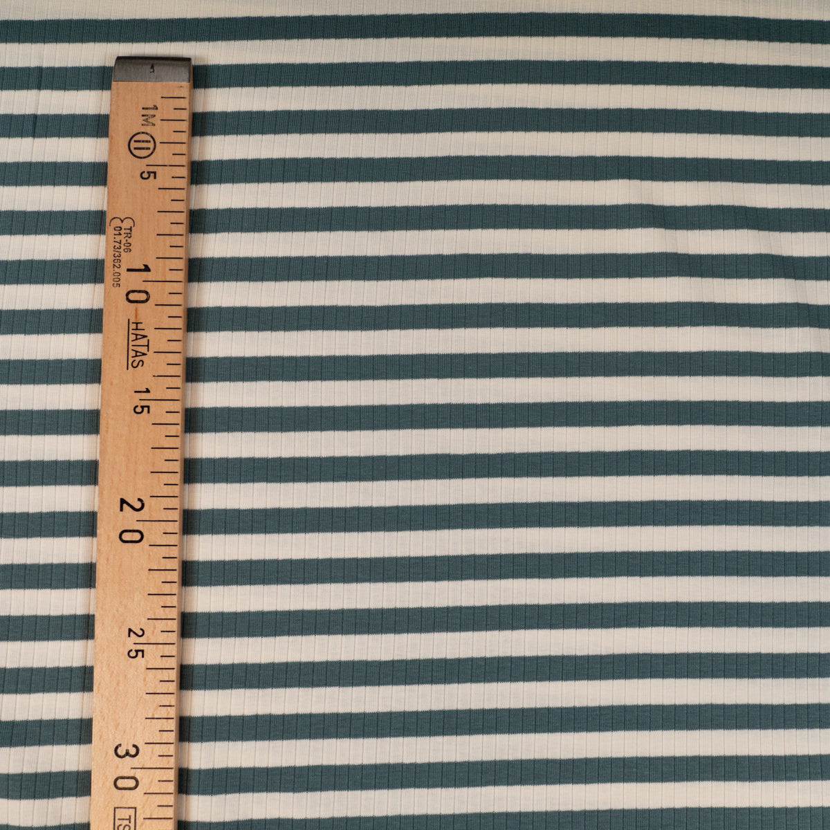 ikat-e-tissus-jersey-c-tel-stretch-rayures-p-trole-cru image 4