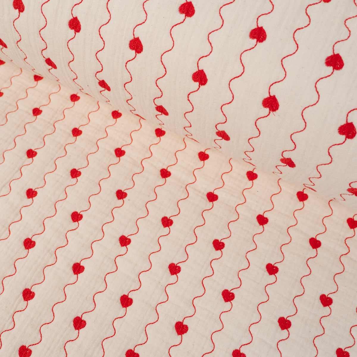 ikat-e-tissus-double-gaze-matelass-e-cru-c-urs-rouges image 3